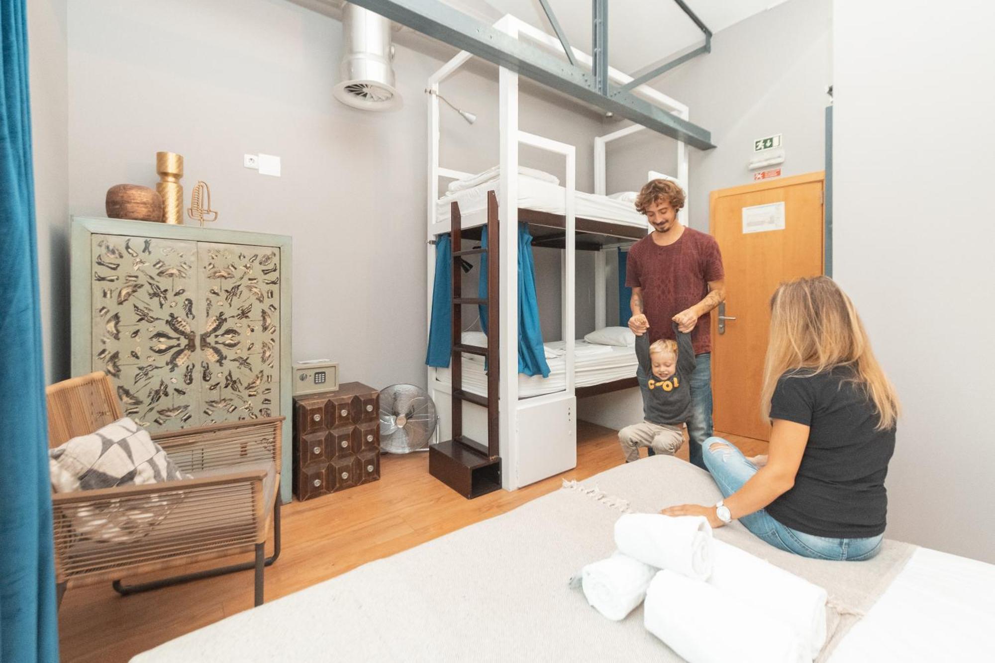 Quadruple Room with Private Bathroom,1589344565:JPEG
